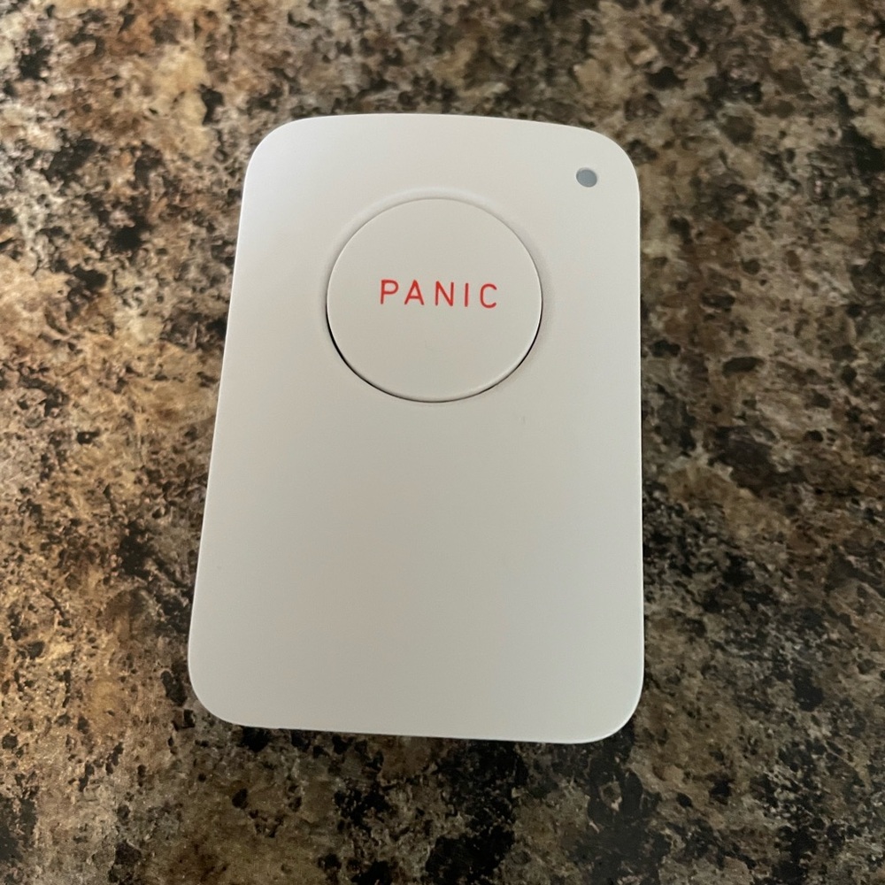 SimpliSafe White Security System - Picture 4 of 4